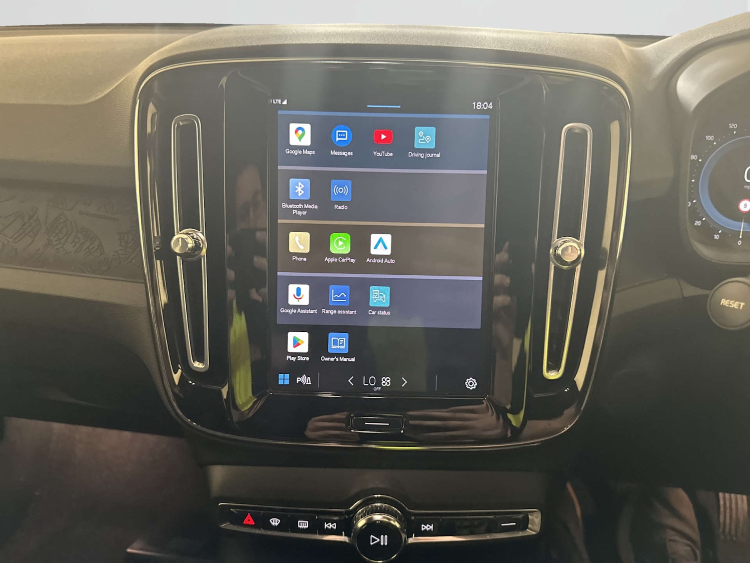 Used Volvo XC40 2023 for sale - 77945408: Photo 20