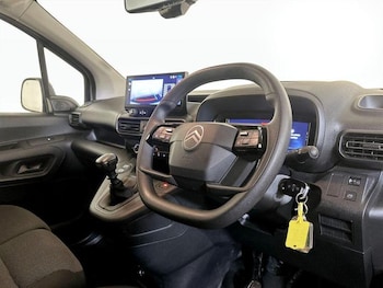 Used Citroen Berlingo 2024 for sale - 76545304: Photo