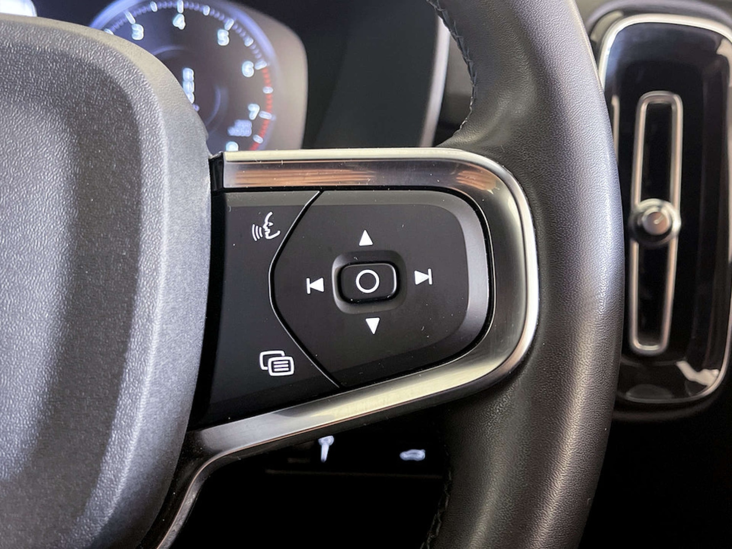 Used Volvo XC40 2021 for sale - 77185103: Photo 19