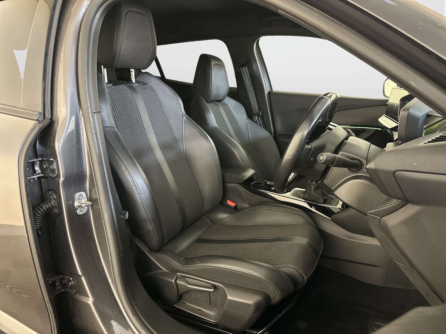 Used Peugeot 2008 2021 for sale - 77998586: Photo 13