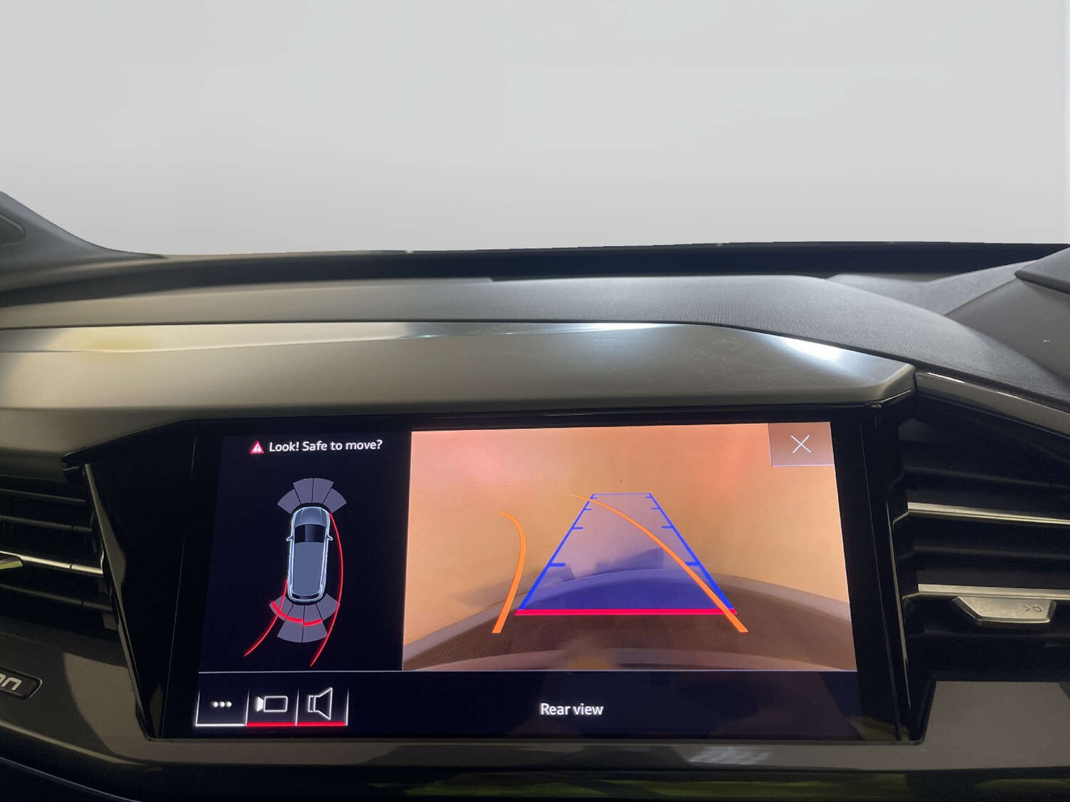 Used Audi Q4 e-tron 2023 for sale - 77964879: Photo 20