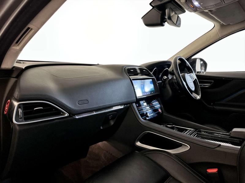 Used Jaguar F-Pace 2018 for sale - 76862342: Photo 13