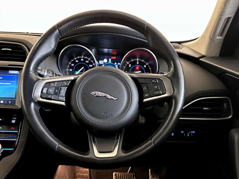 Used Jaguar F-Pace 2018 for sale - 76862342: Photo 16
