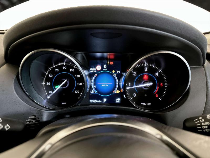 Used Jaguar F-Pace 2018 for sale - 76862342: Photo 18