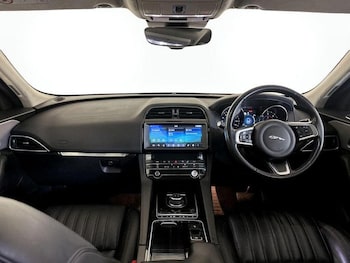Used Jaguar F-Pace 2019 for sale - 75881462: Photo