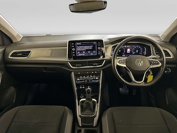 Used Volkswagen T-Roc 2024 for sale - 78747986: Photo
