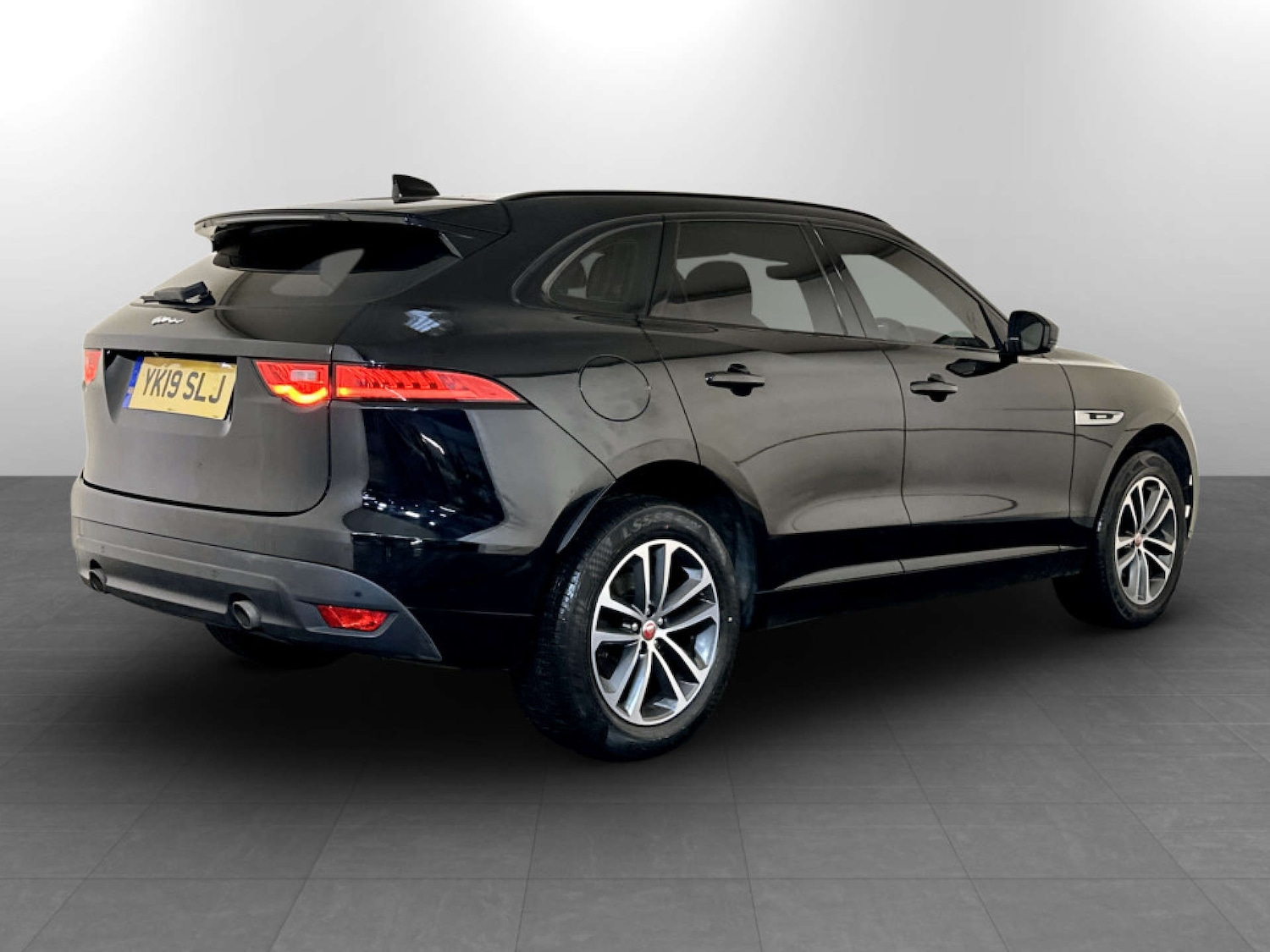 Used Jaguar F-Pace 2019 for sale - 77185216: Photo 10