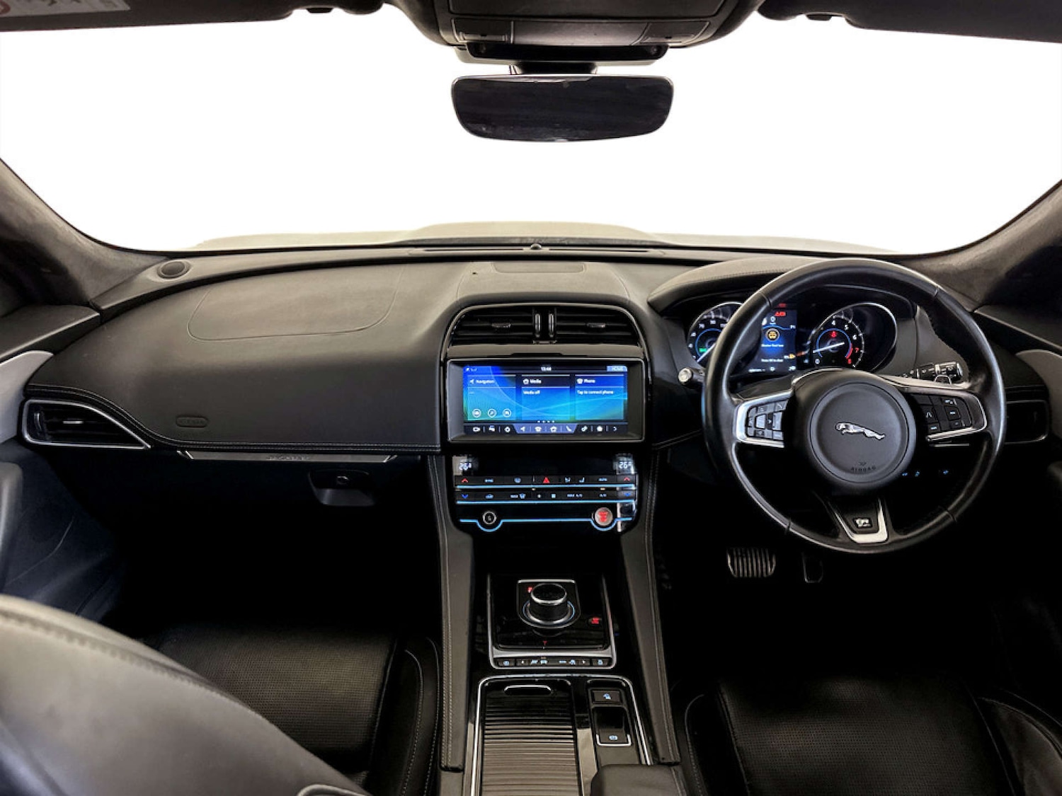 Used Jaguar F-Pace 2019 for sale - 77185216: Photo 3