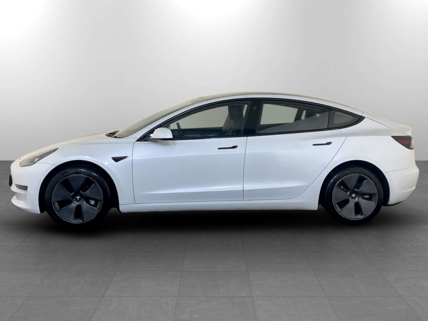 Used Tesla Model 3 2021 for sale - 77342240: Photo 6
