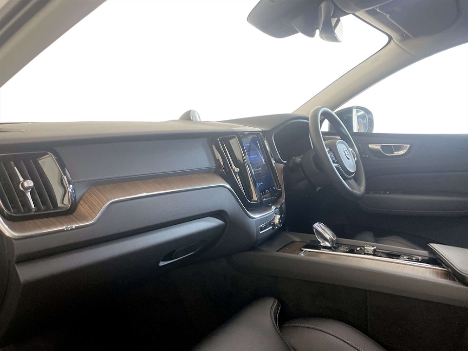 Used Volvo XC60 2023 for sale - 77693710: Photo 12