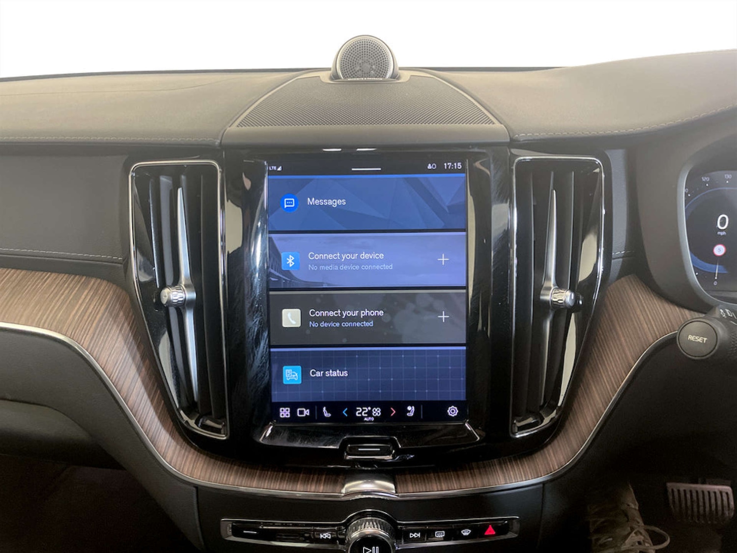 Used Volvo XC60 2023 for sale - 77693710: Photo 24