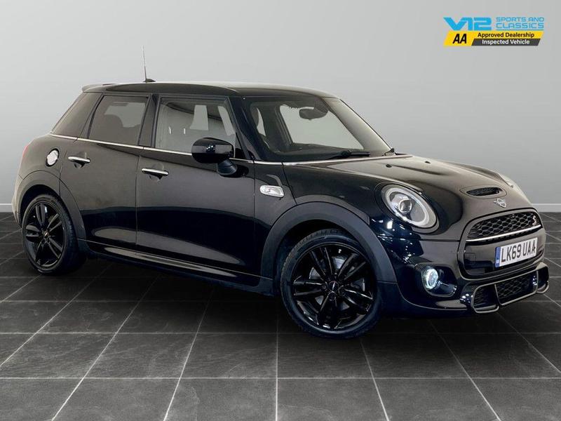 Used MINI Hatch 2019 for sale - 76476798: Photo 1