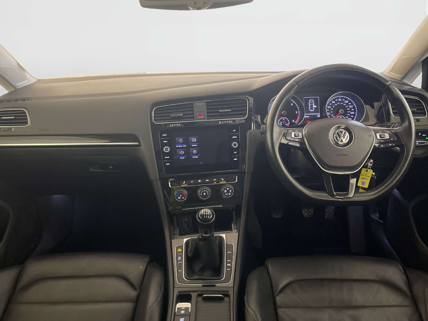 Used Volkswagen Golf 2016 for sale - 77847506: Photo 3