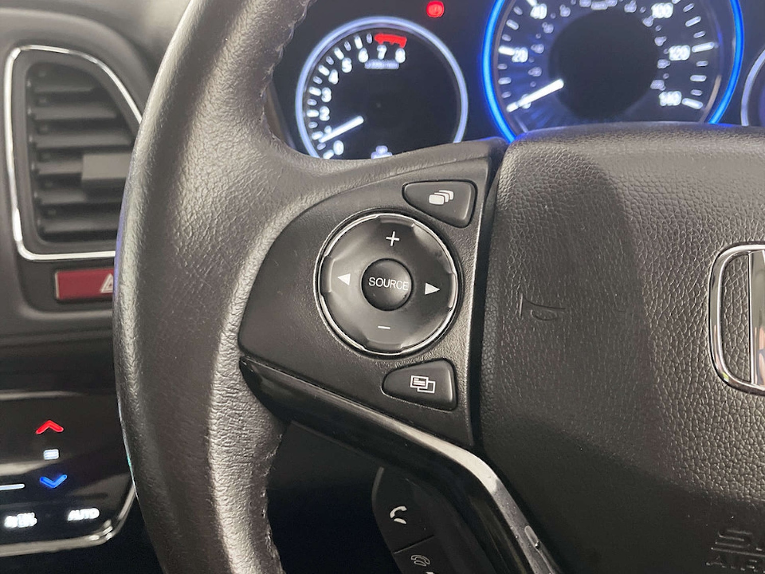 Used Honda HR-V 2018 for sale - 77185225: Photo 18