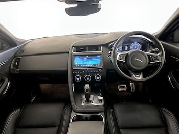 Used Jaguar E-Pace 2020 for sale - 76271457: Photo