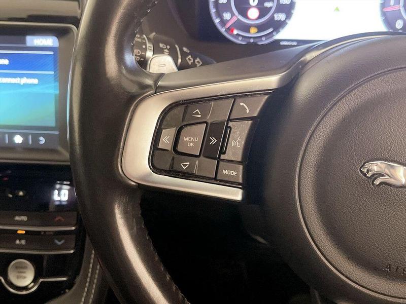 Used Jaguar F-Pace 2019 for sale - 76329702: Photo 17