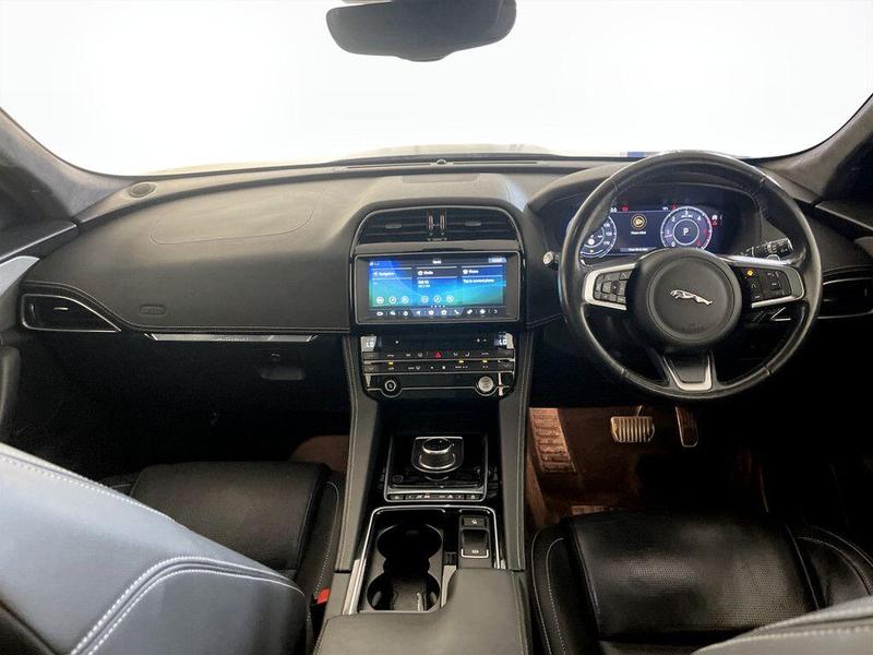 Used Jaguar F-Pace 2019 for sale - 76329702: Photo 3