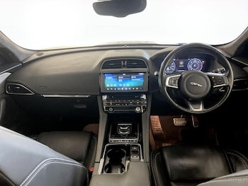 Used Jaguar F-Pace 2019 for sale - 76329702: Photo