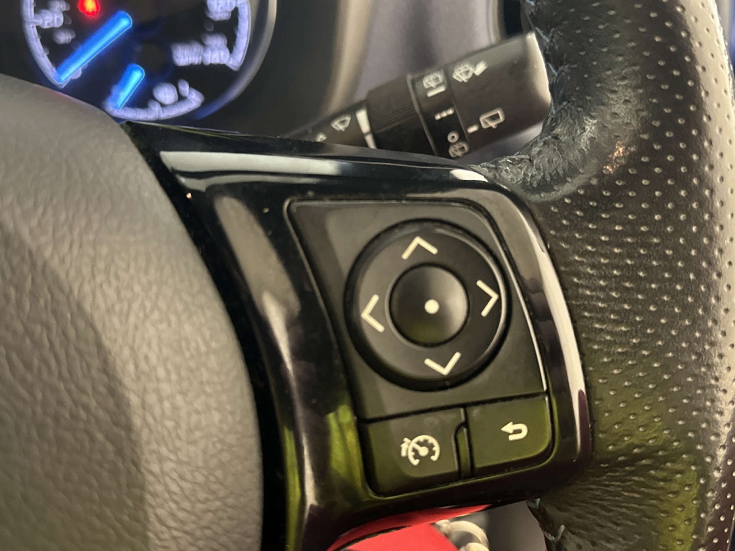 Used Toyota Yaris 2018 for sale - 78083537: Photo 19