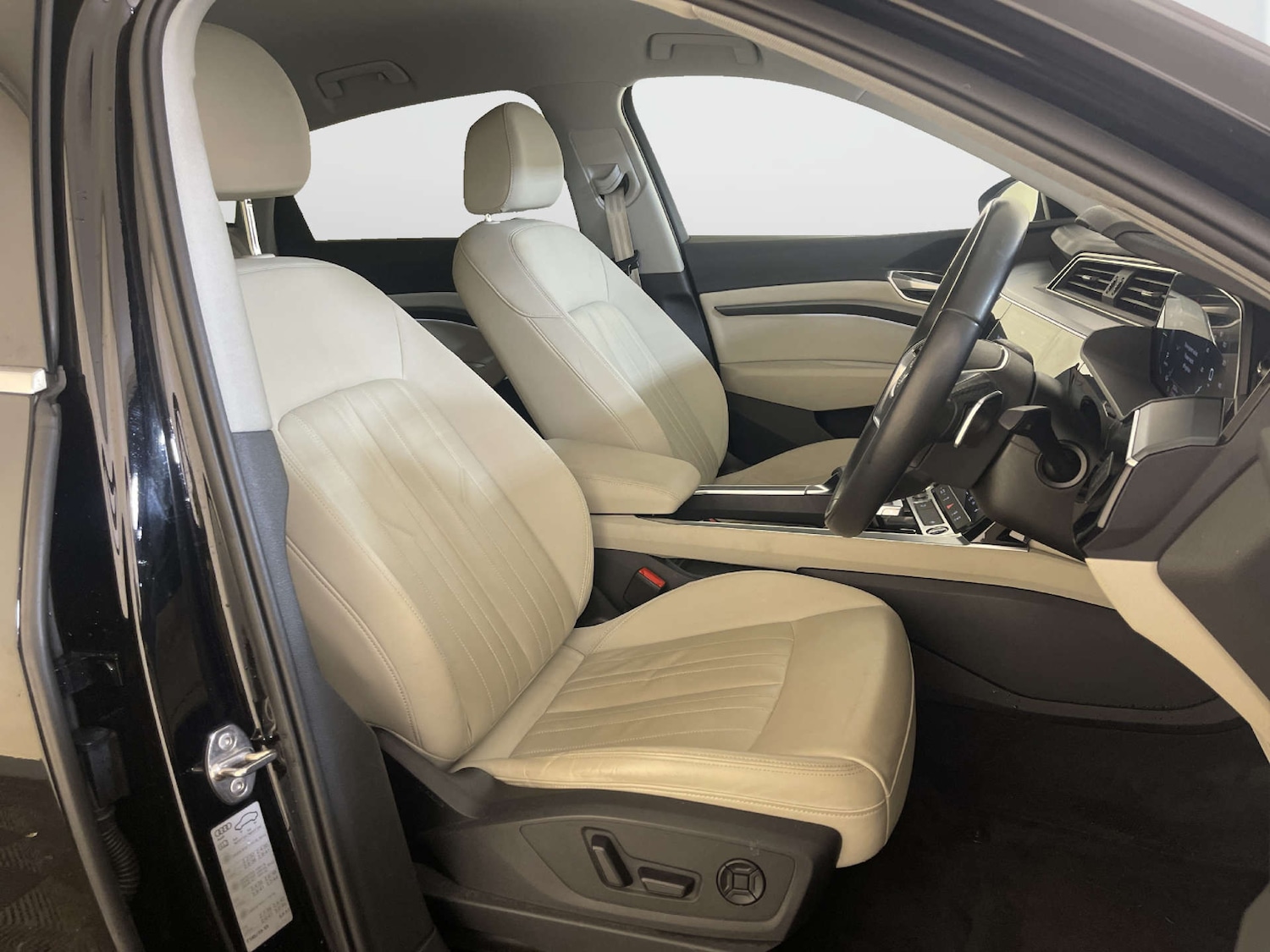 Used Audi e-tron 2022 for sale - 78031001: Photo 14