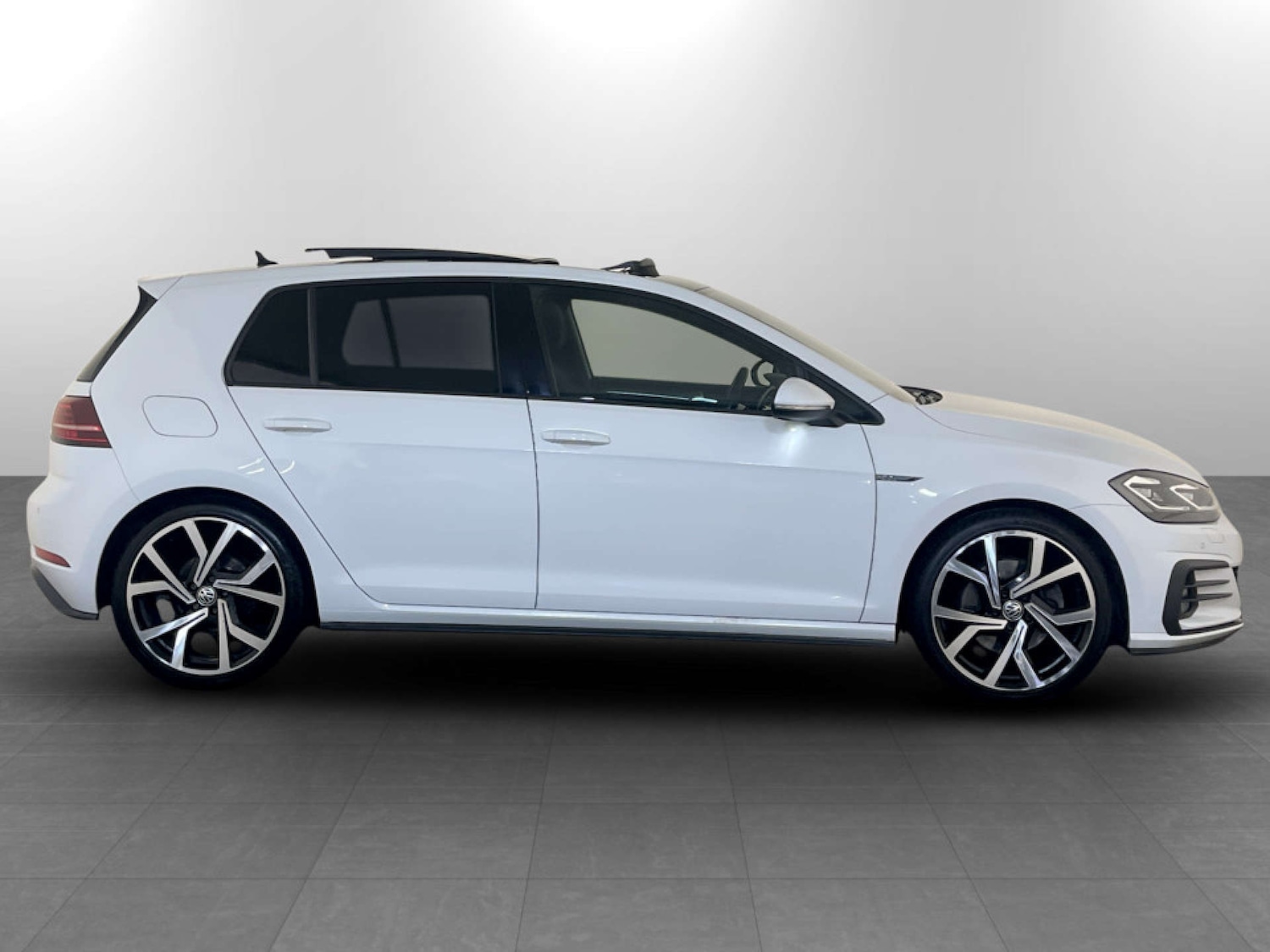 Used Volkswagen Golf 2019 for sale - 77301709: Photo 11