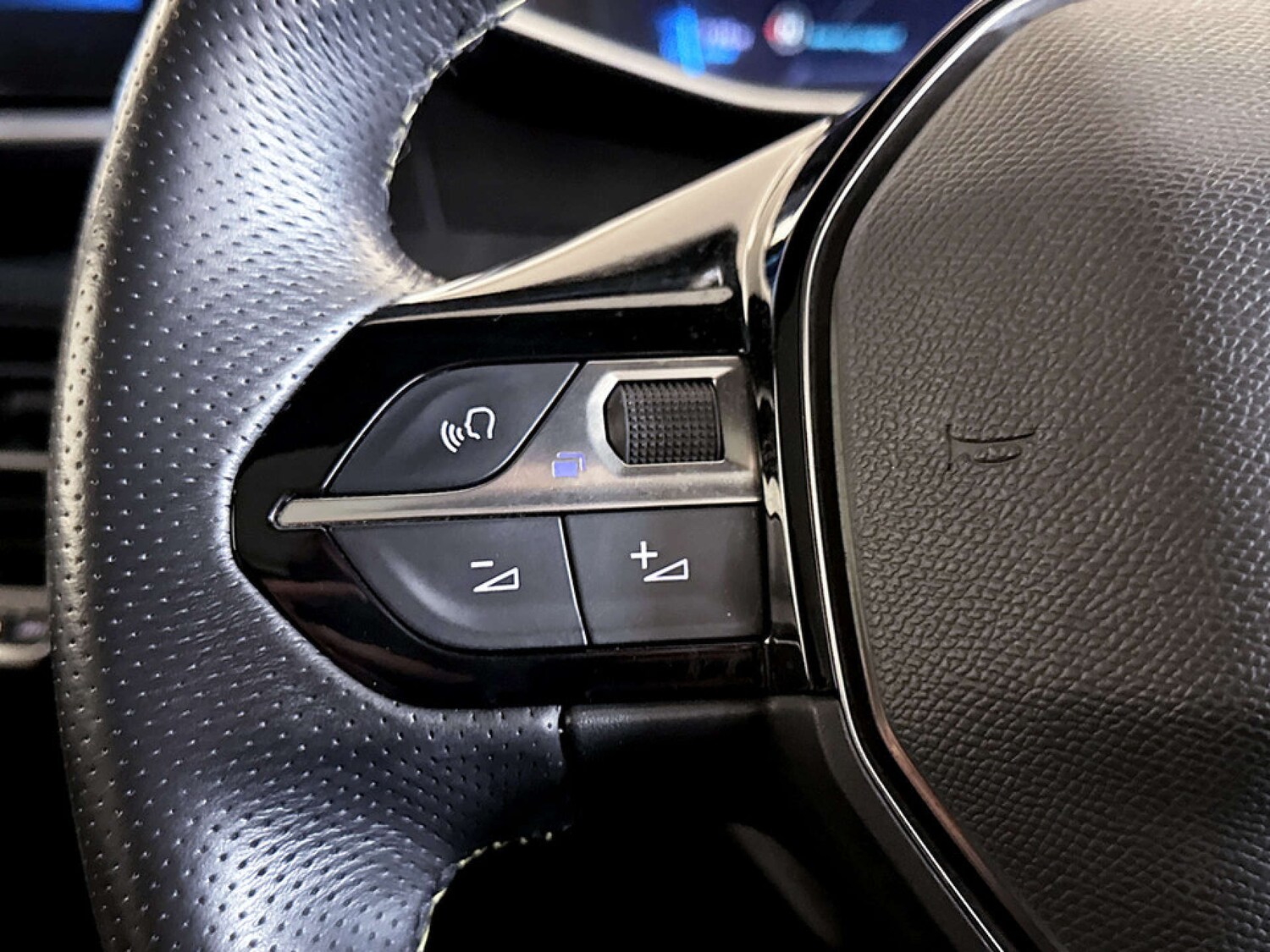 Used Peugeot 2008 2021 for sale - 77535086: Photo 16