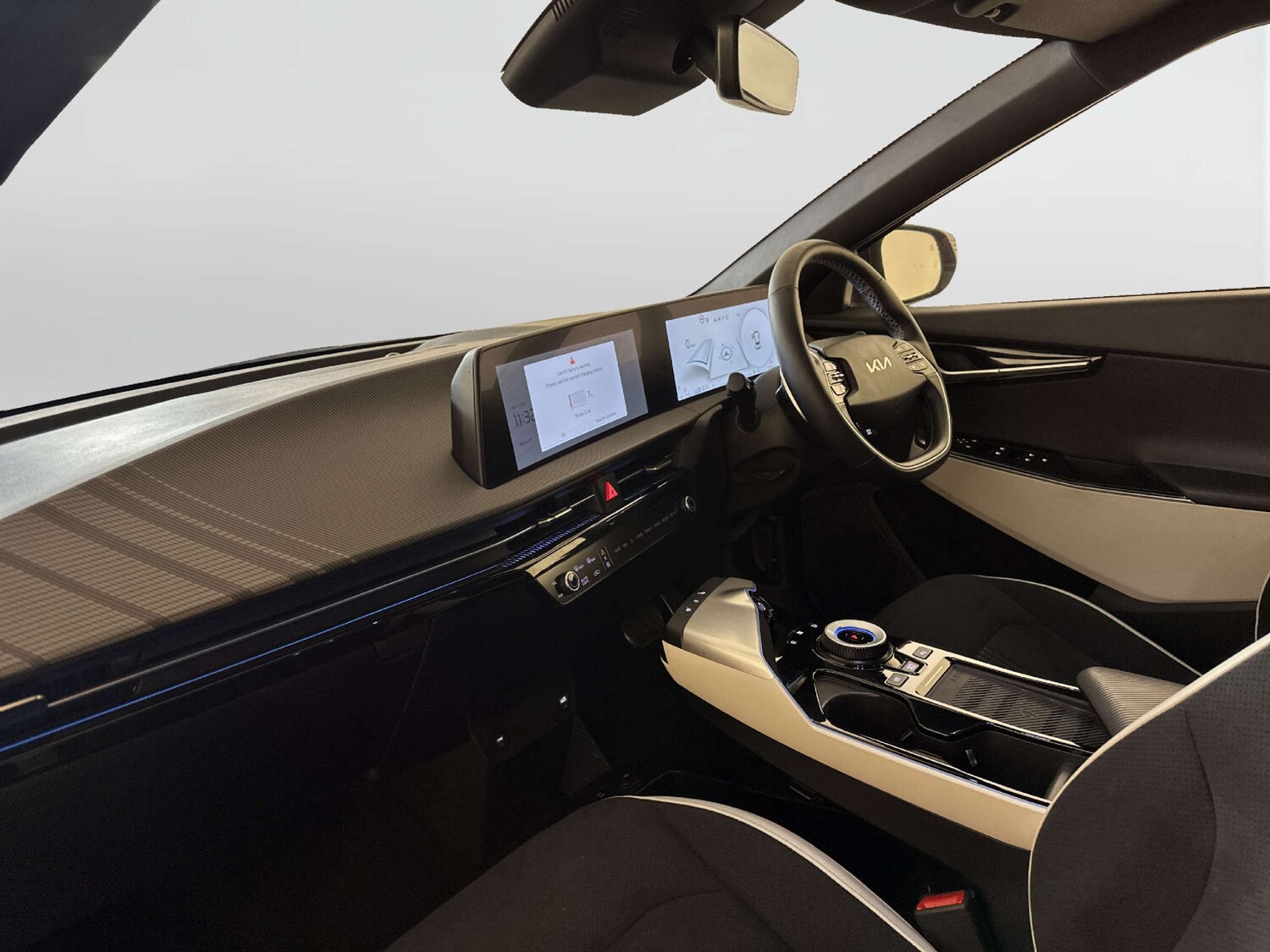 Used Kia EV6 2023 for sale - 77917724: Photo 12