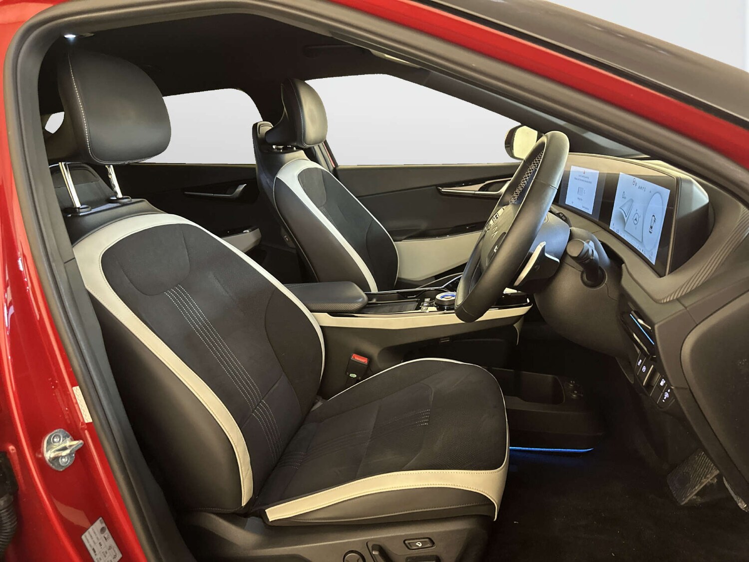 Used Kia EV6 2023 for sale - 77917724: Photo 13