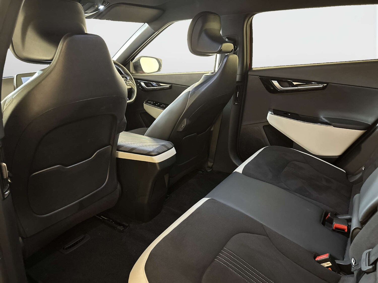 Used Kia EV6 2023 for sale - 77917724: Photo 14