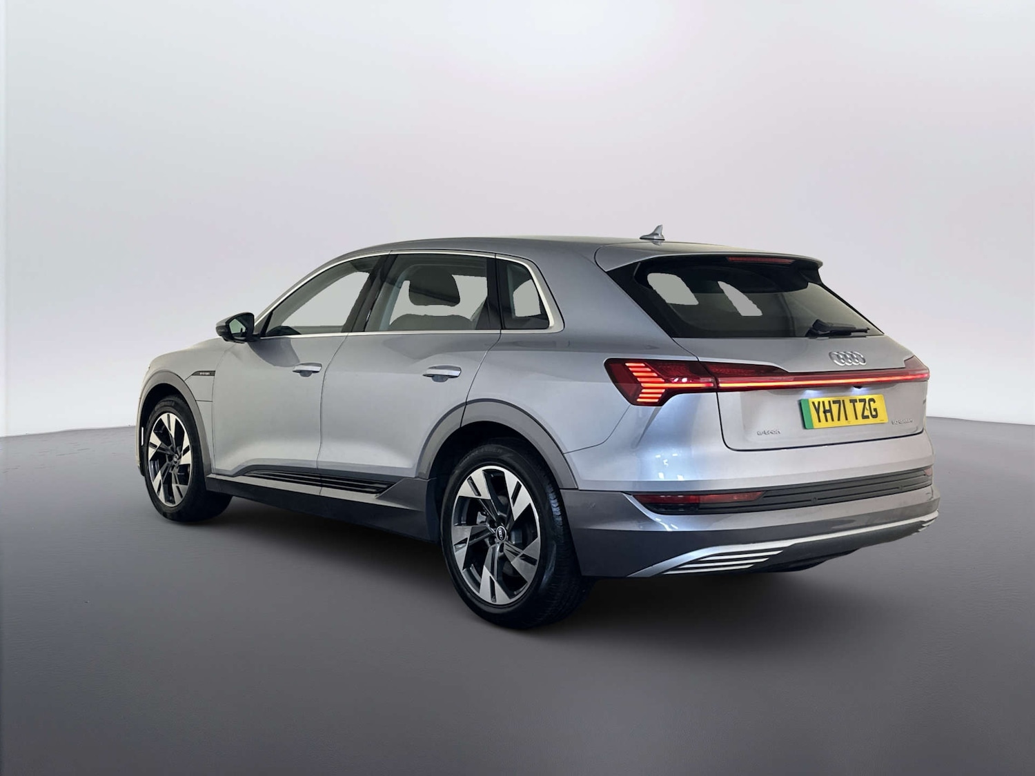 Used Audi e-tron 2021 for sale - 78068193: Photo 8