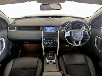 Used Land Rover Discovery Sport 2018 for sale - 76352197: Photo