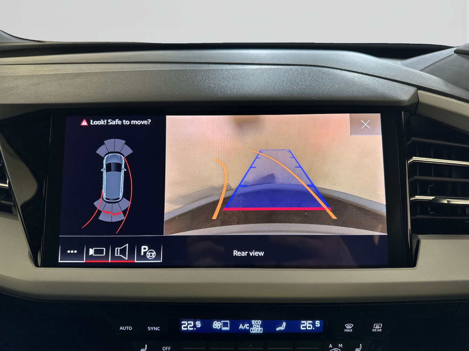 Used Audi Q4 e-tron 2023 for sale - 77945419: Photo 24