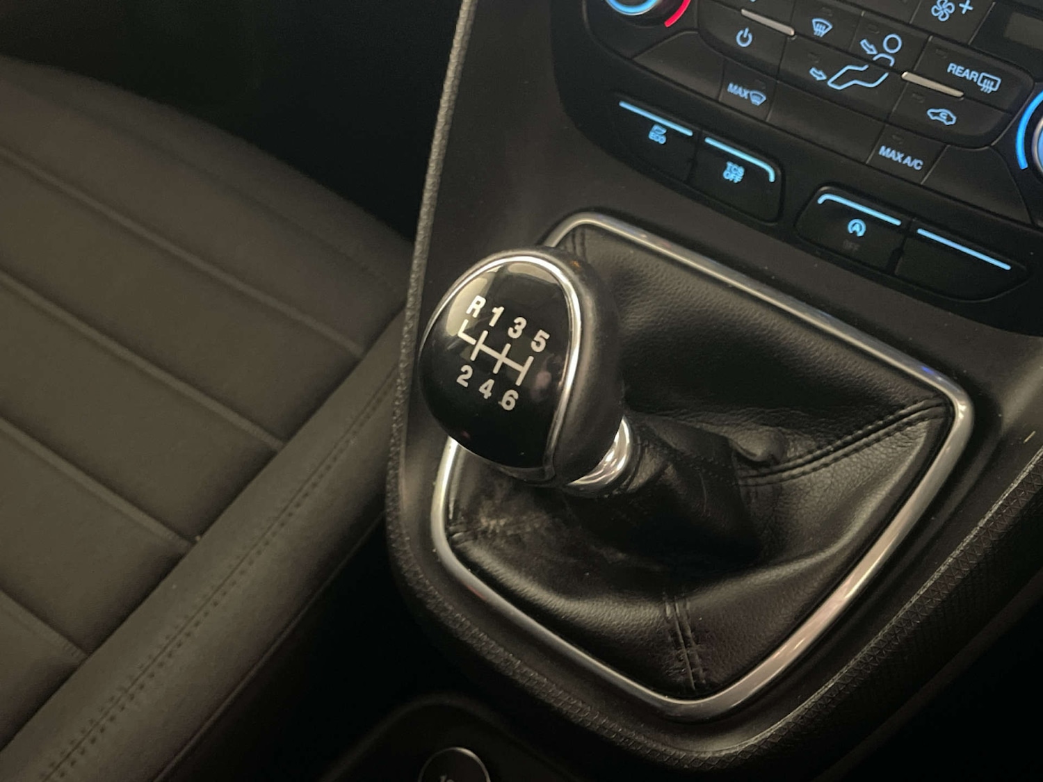 Used Ford Grand Tourneo Connect 2019 for sale - 77990004: Photo 24