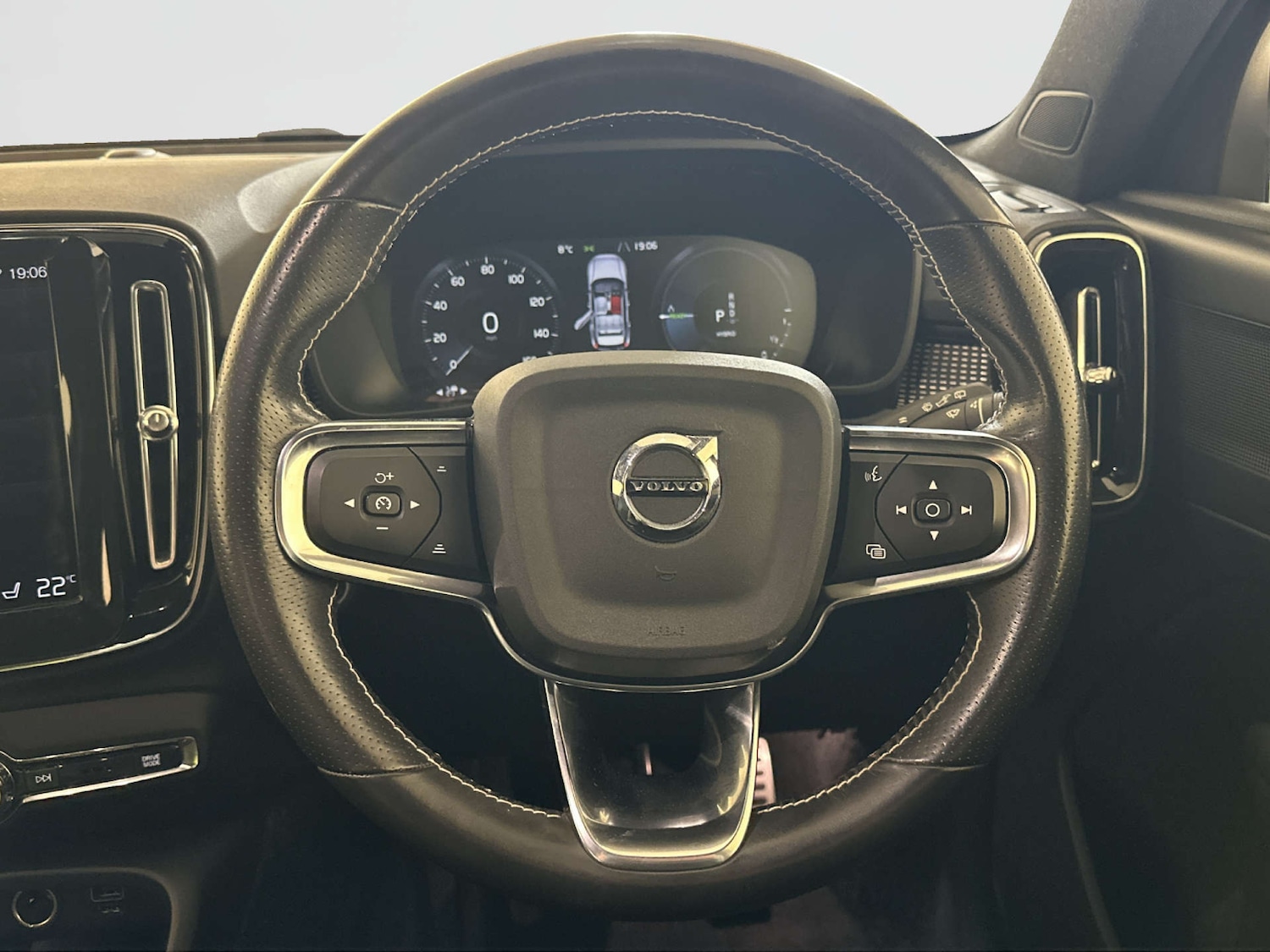 Used Volvo XC40 2021 for sale - 78041875: Photo 16