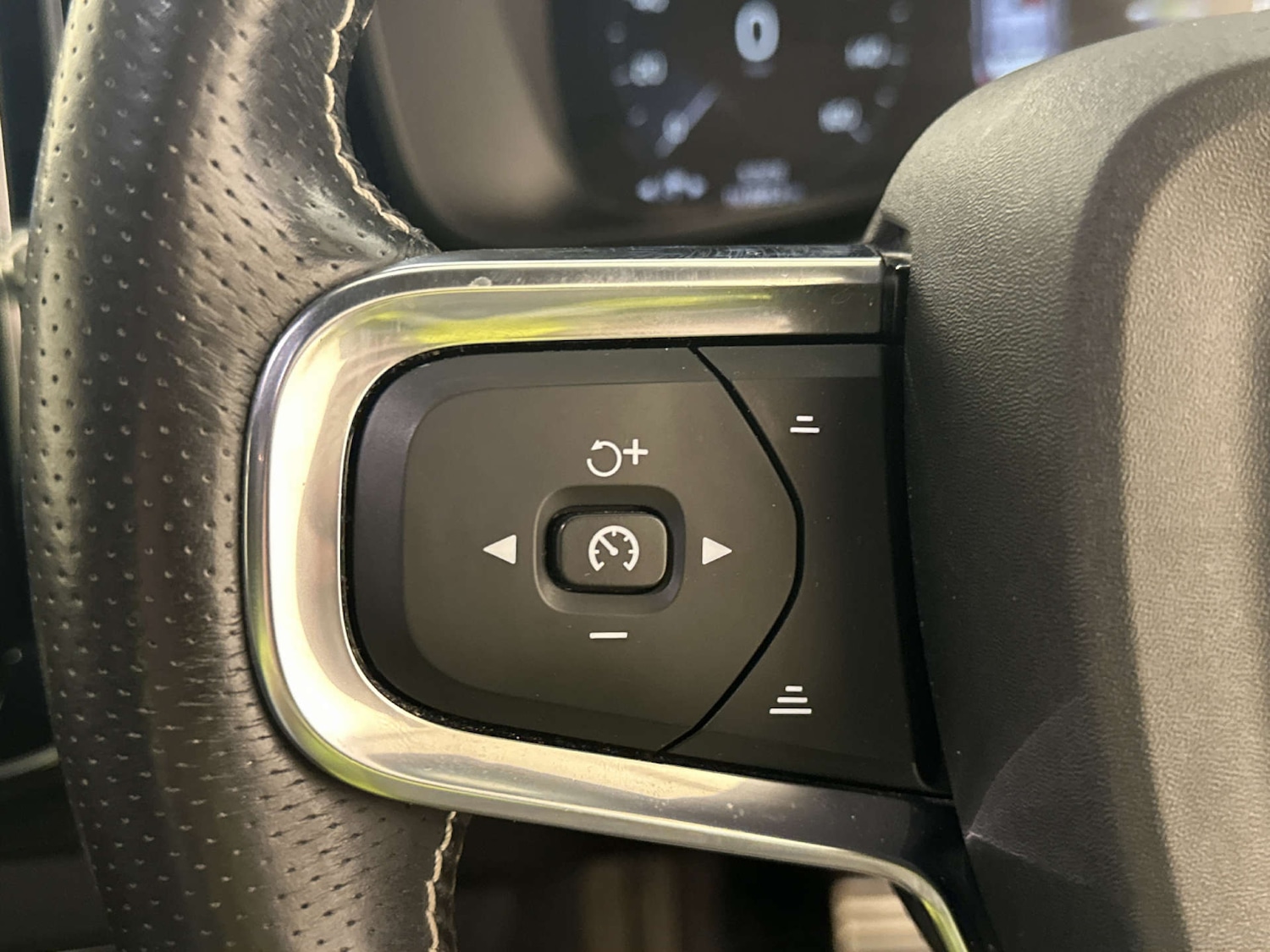 Used Volvo XC40 2021 for sale - 78041875: Photo 17