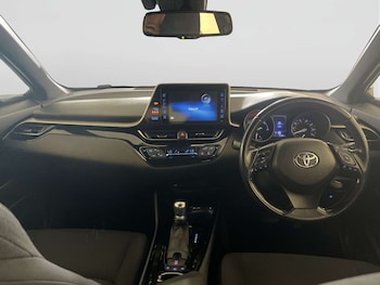 Used Toyota C-HR 2018 for sale - 78658817: Photo