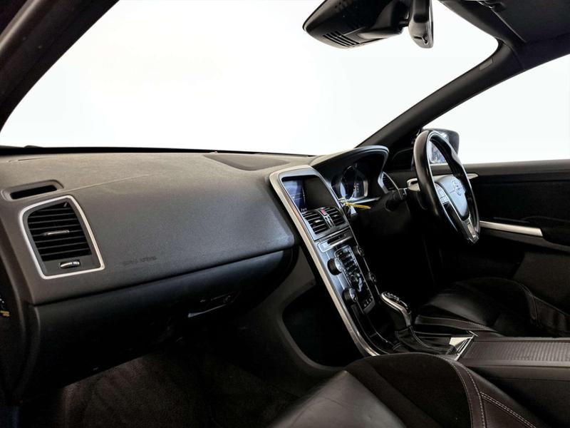 Used Volvo XC60 2017 for sale - 76854840: Photo 12