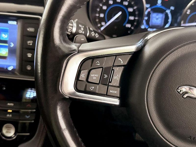 Used Jaguar F-Pace 2017 for sale - 76603386: Photo 17