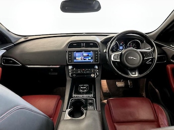 Used Jaguar F-Pace 2017 for sale - 76603386: Photo