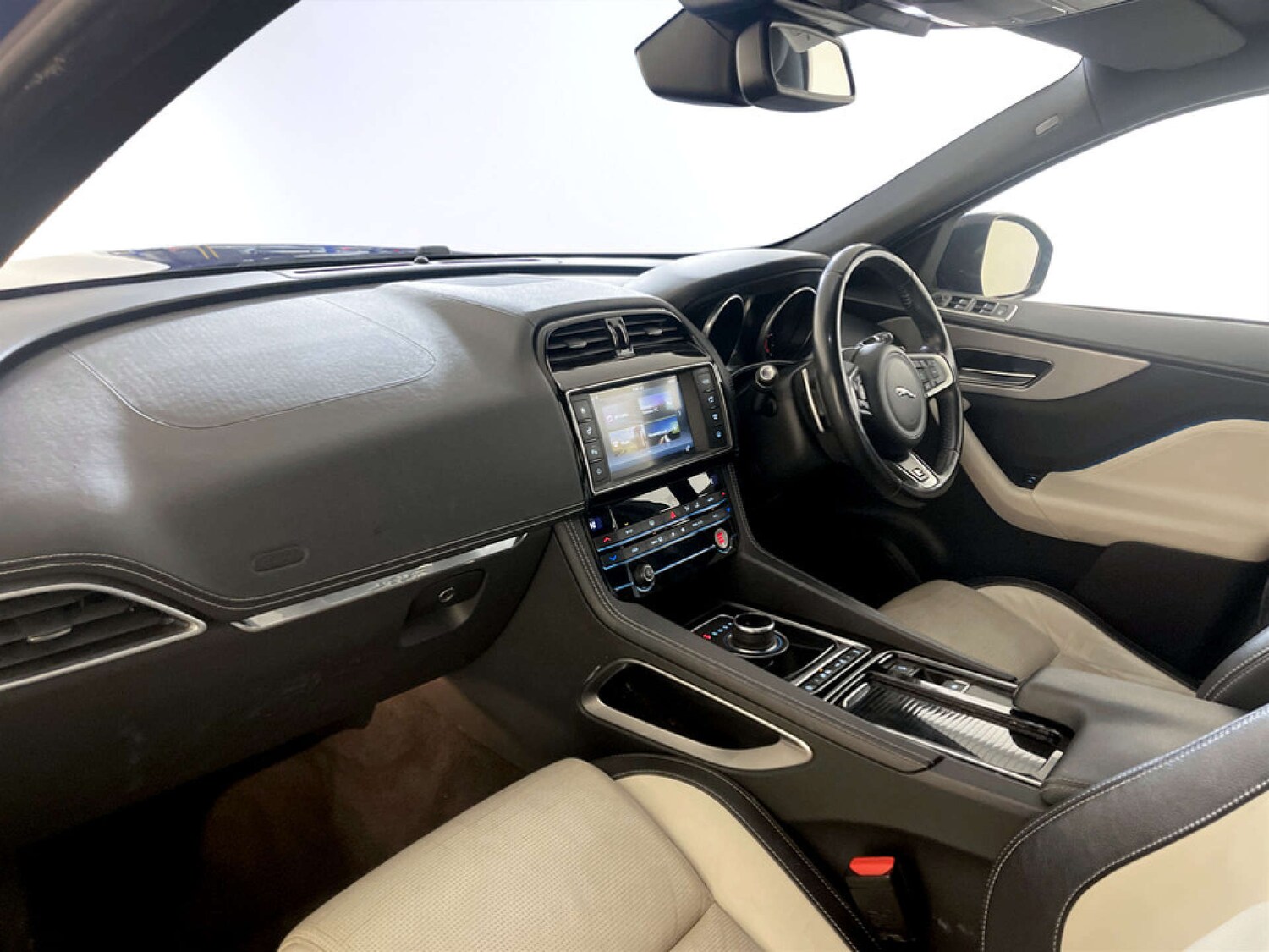 Used Jaguar F-Pace 2017 for sale - 77185065: Photo 12