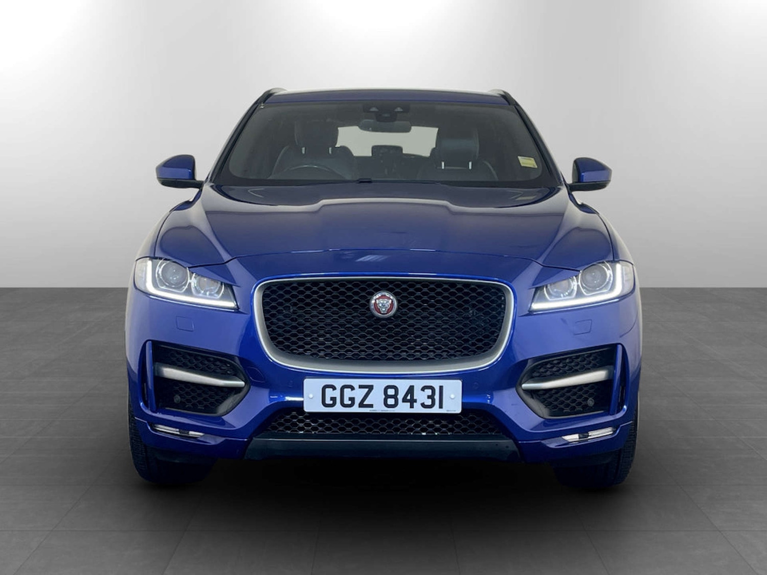 Used Jaguar F-Pace 2017 for sale - 77185065: Photo 5