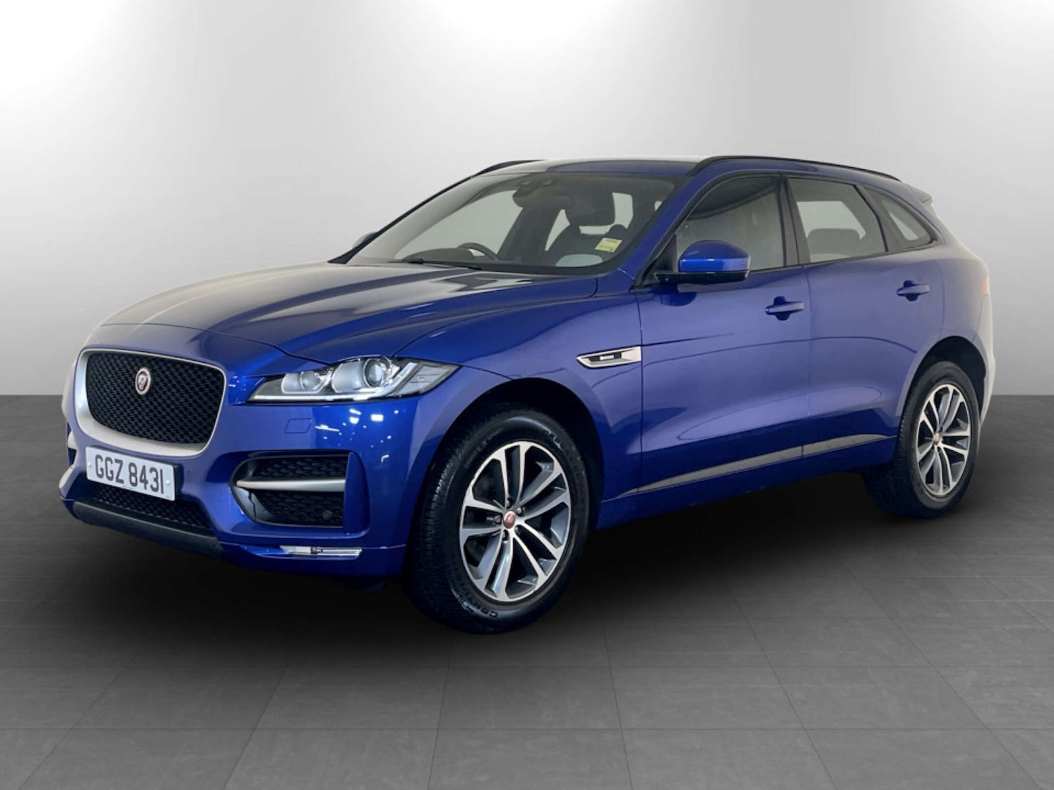 Used Jaguar F-Pace 2017 for sale - 77185065: Photo 6