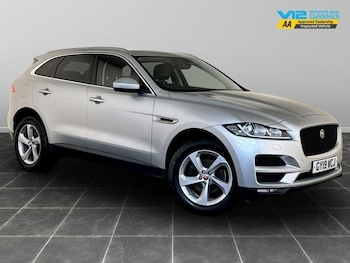 Used Jaguar F-Pace 2019 for sale - 76738810: Photo