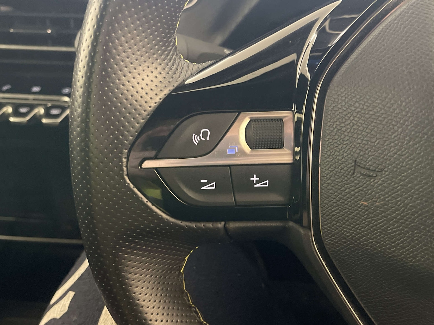 Used Peugeot 2008 2022 for sale - 77953409: Photo 16