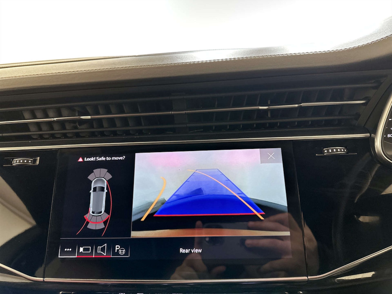 Used Audi Q8 2021 for sale - 77778110: Photo 23