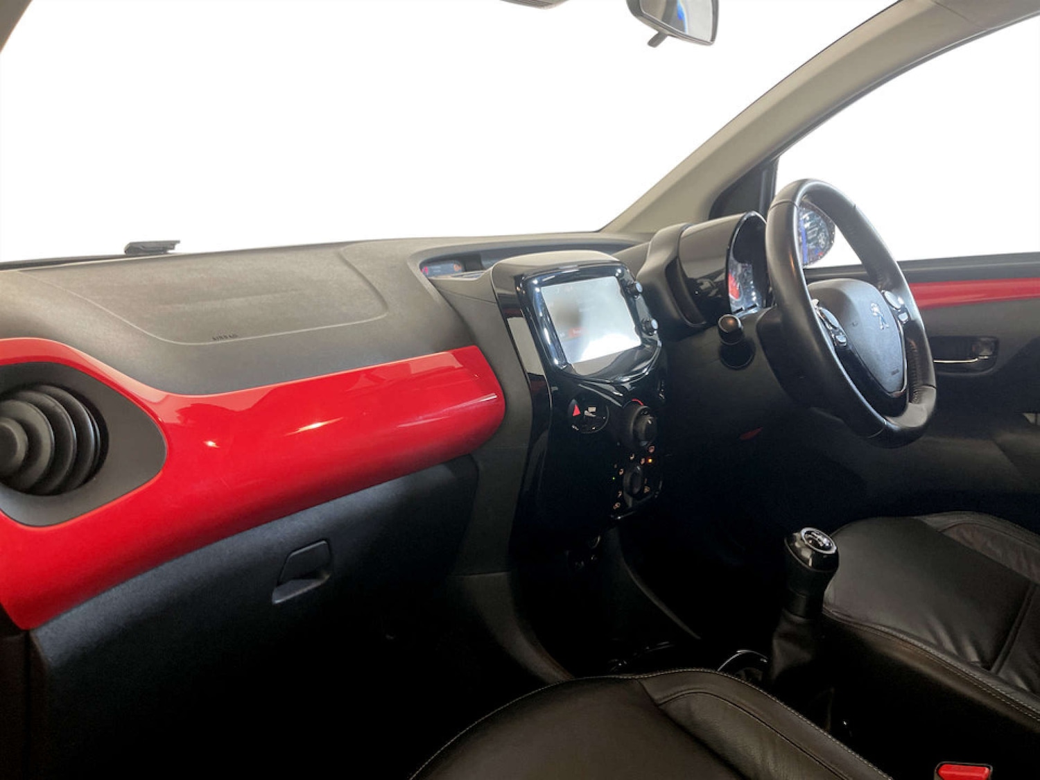 Used Peugeot 108 2016 for sale - 77185156: Photo 12