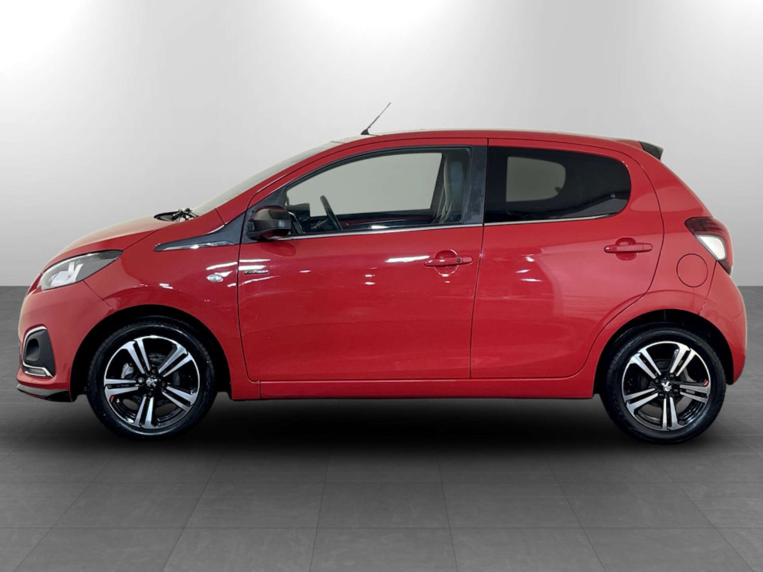 Used Peugeot 108 2016 for sale - 77185156: Photo 7