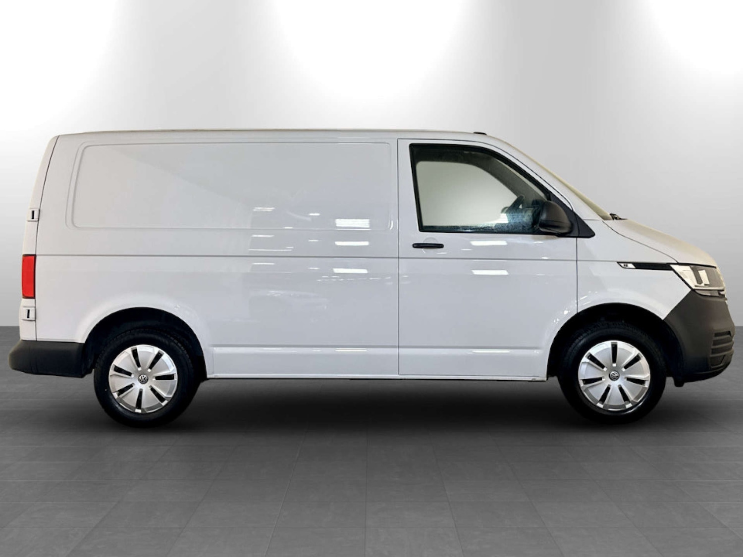 Used Volkswagen Transporter 2023 for sale - 77185318: Photo 11