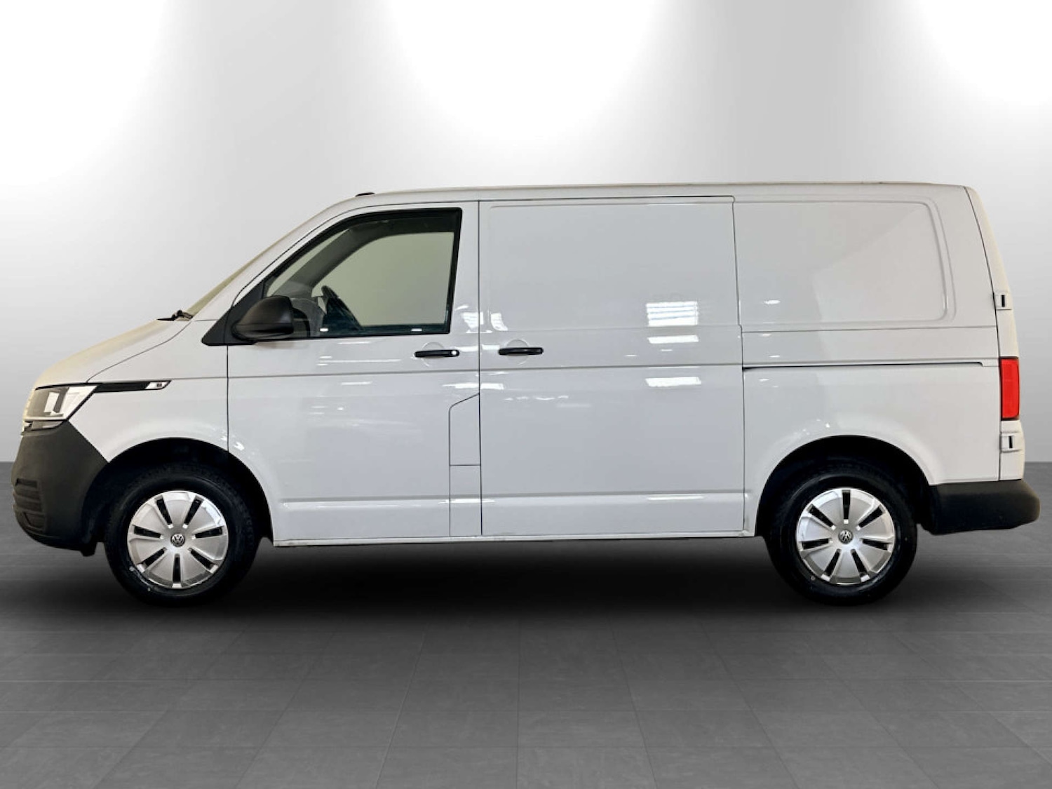 Used Volkswagen Transporter 2023 for sale - 77185318: Photo 7