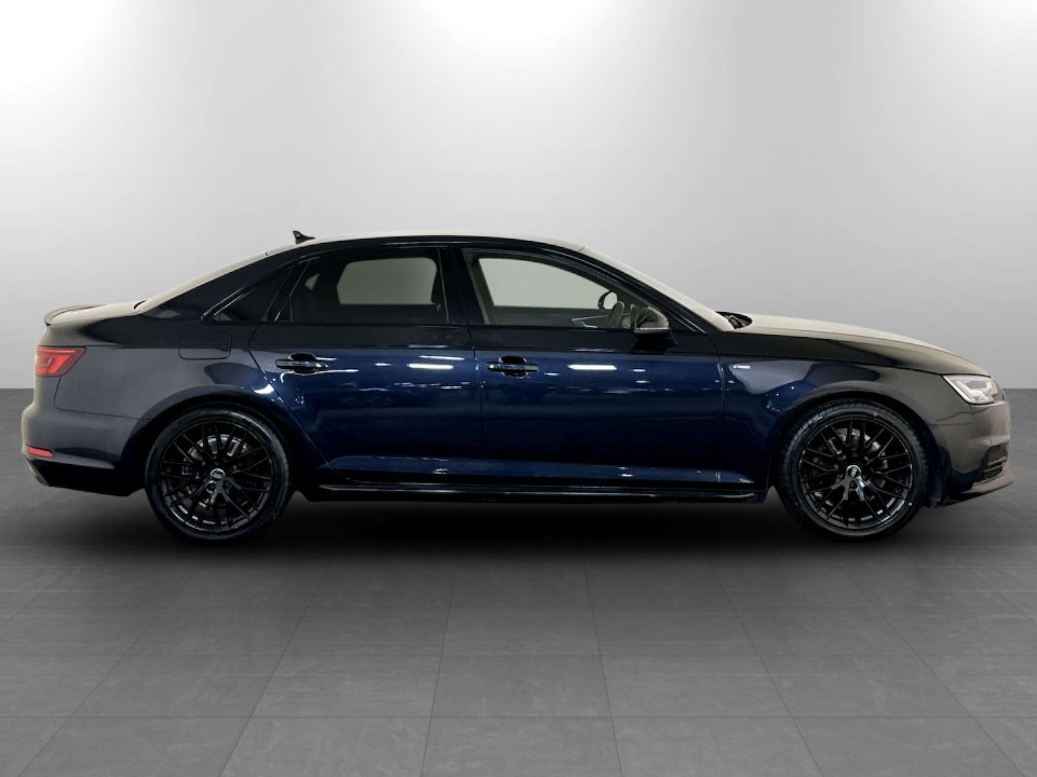 Used Audi A4 2017 for sale - 77650519: Photo 11